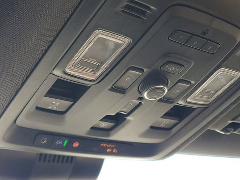 Used 2023 Chevrolet Suburban High Country image 24