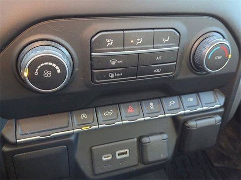 Used 2022 Chevrolet Silverado 1500 Custom w/ Safety Confidence Package image 18