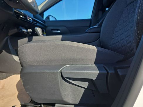 New 2026 Nissan Kicks SV image 30