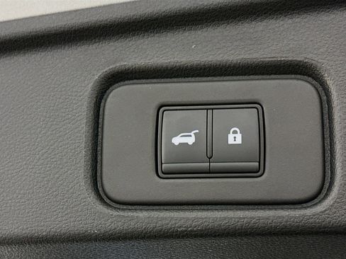 Used 2025 Nissan Pathfinder SV AWD/4WD image 31