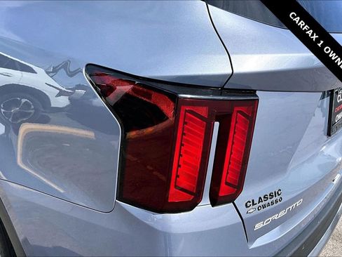 Used 2024 Kia Sorento S image 22