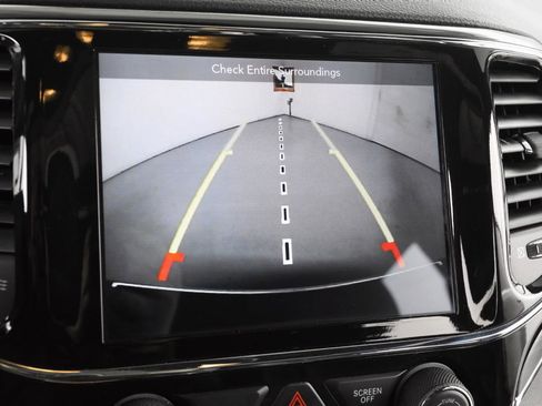 Used 2019 Jeep Grand Cherokee Limited w/ Luxury Group II image 23