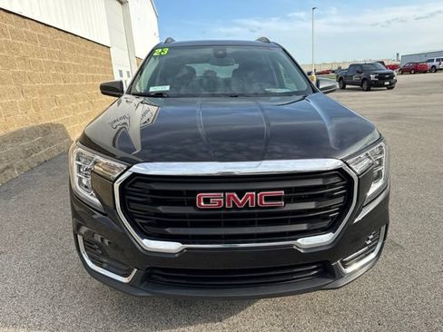 Used 2023 GMC Terrain SLE w/ Driver Convenience Package AWD/4WD image 3