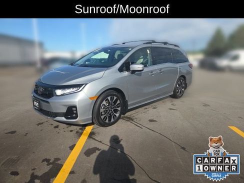 Used 2025 Honda Odyssey Elite image 3
