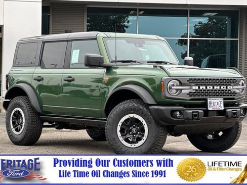 New 2025 Ford Bronco Badlands w/ Sasquatch Package image 1