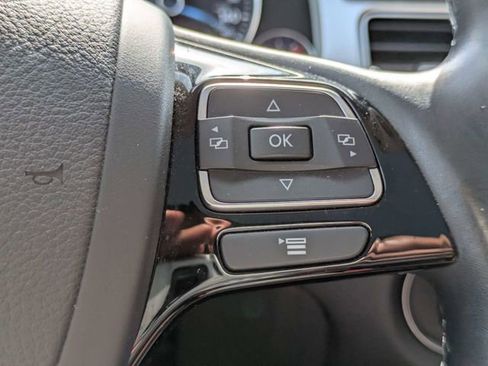 Used 2015 Volkswagen Touareg TDI AWD/4WD image 28