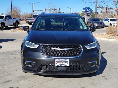 Used 2021 Chrysler Pacifica Touring-L image 5