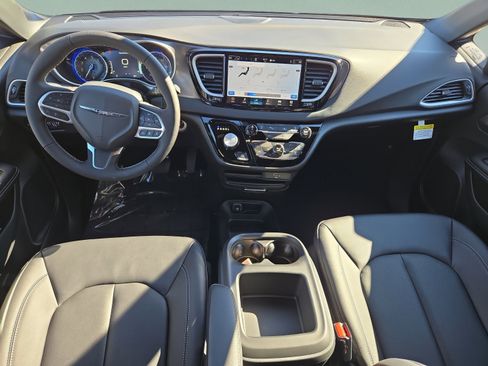 New 2026 Chrysler Voyager LX FWD image 36