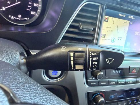 Used 2015 Hyundai Sonata Limited w/ Option Group 06 FWD image 13