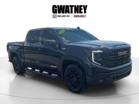 Used 2025 GMC Sierra 1500 Elevation AWD/4WD image 3