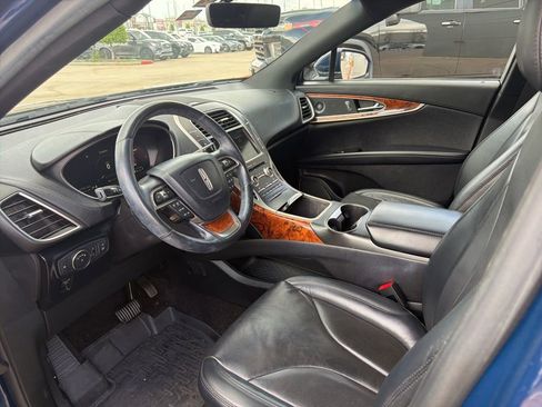 Used 2019 Lincoln Nautilus Reserve w/ Cargo Utility Package image 2