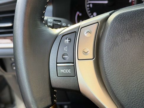 Used 2015 Lexus ES 350 w/ Premium Package FWD image 26