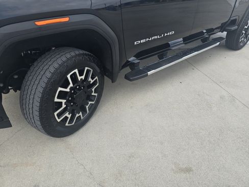 Used 2024 GMC Sierra 2500 Denali image 17