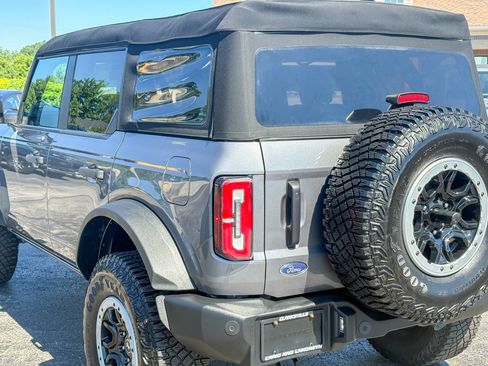 Used 2023 Ford Bronco Big Bend w/ Sasquatch Package AWD/4WD image 13