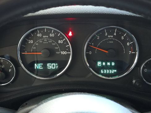 Used 2017 Jeep Wrangler Unlimited Sahara w/ Dual Top Group image 23