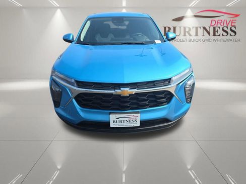 New 2026 Chevrolet Trax LS w/ LS Convenience Package FWD image 9