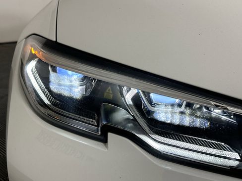 Used 2022 BMW 330i Sedan w/ Premium Package 2 image 11