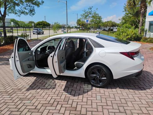 Used 2023 Hyundai Elantra SEL FWD image 33