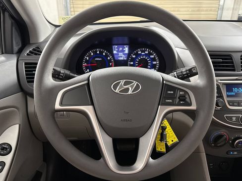 Used 2016 Hyundai Accent SE FWD image 11