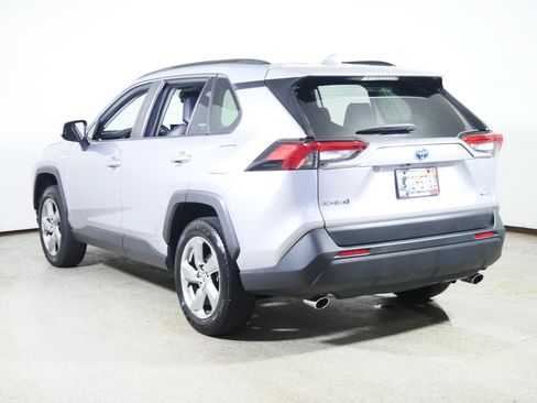 Used 2021 Toyota RAV4 XLE Premium AWD/4WD image 5