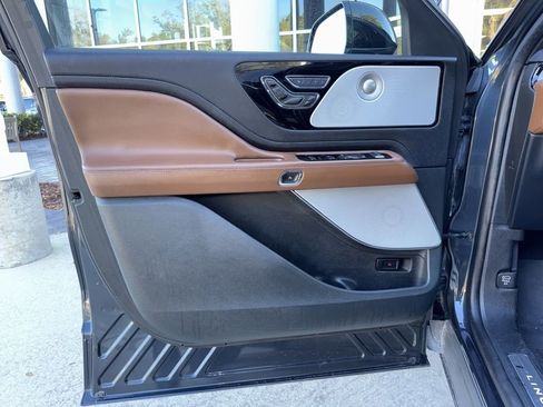 Used 2023 Lincoln Aviator Reserve w/ Equipment Group 201A image 19