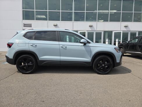 New 2026 Volkswagen Taos SEL AWD/4WD image 2