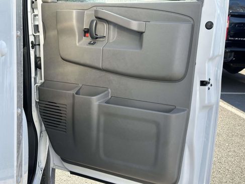 New 2025 Chevrolet Express 3500 w/ Power Convenience Package image 24