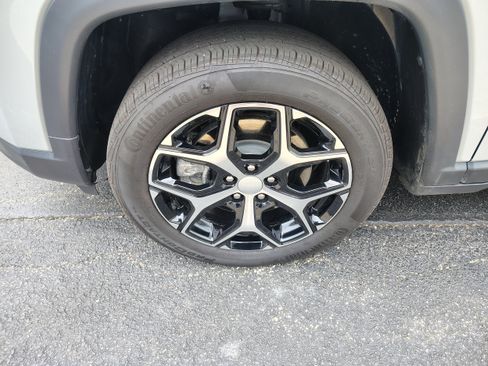 Certified 2024 Jeep Compass Limited w/ Sun and Sound Group AWD/4WD image 5