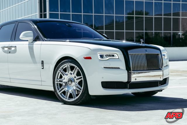 Used 2017 Rolls-Royce Ghost RWD image 45