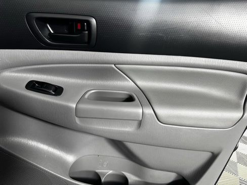 Used 2014 Toyota Tacoma 4x4 Double Cab image 11