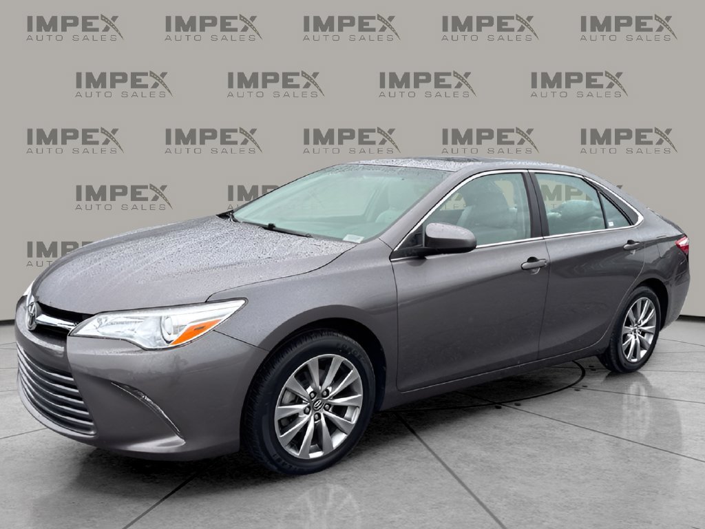 Used 2017 Toyota Camry XLE w/ Moonroof Package FWD image 1