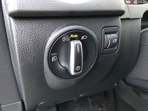 Used 2017 Volkswagen Tiguan Sport image 13