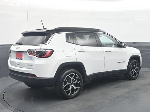Used 2025 Jeep Compass Limited AWD/4WD image 7