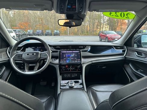 Used 2023 Jeep Grand Cherokee 4WD 4xe image 33