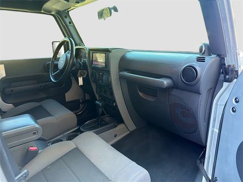 Used 2010 Jeep Wrangler Unlimited Sport image 13