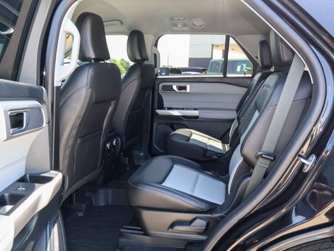 Used 2024 Ford Explorer XLT w/ Equipment Group 202A AWD/4WD image 14