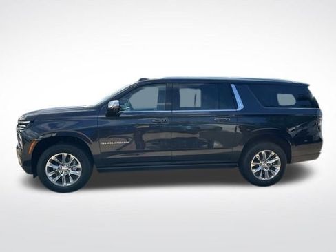 New 2025 Chevrolet Suburban Premier image 2