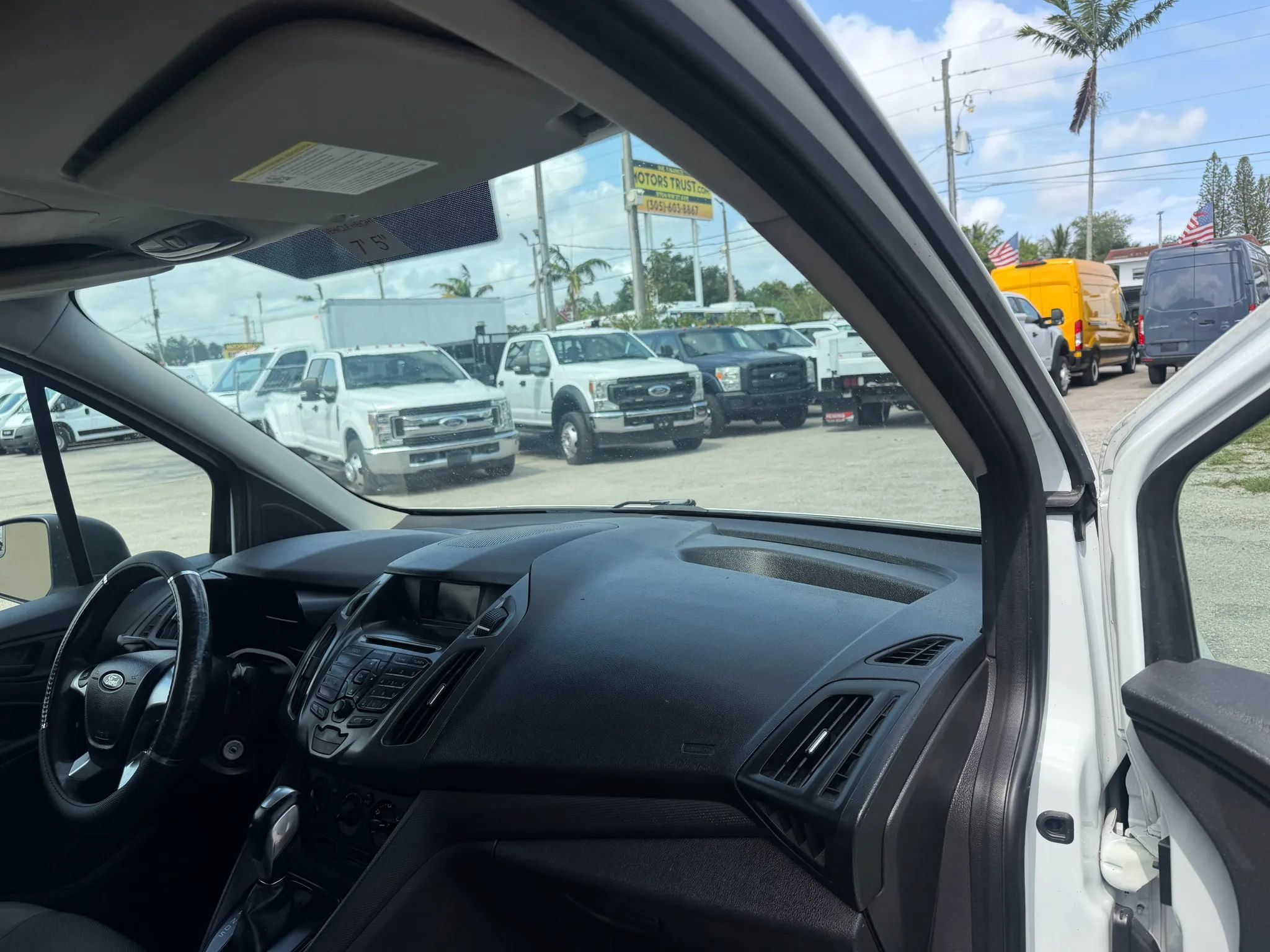 Used 2016 Ford Transit Connect XL FWD image 14