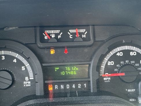 Used 2017 Ford E-350 and Econoline 350 Super Duty w/ Power Windows & Locks Group image 25