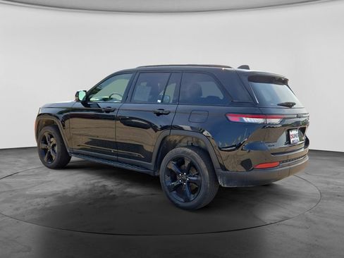 Used 2024 Jeep Grand Cherokee Limited w/ Luxury Tech Group II AWD/4WD image 7