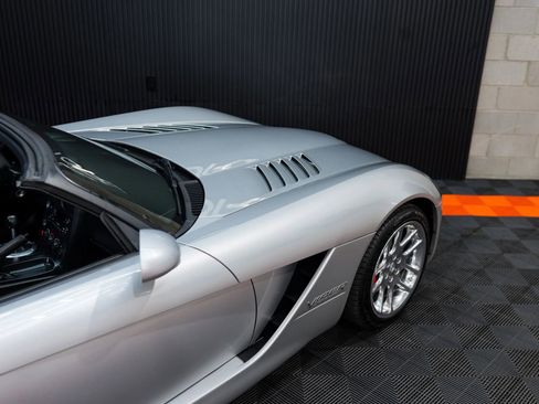 Used 2004 Dodge Viper SRT-10 image 35