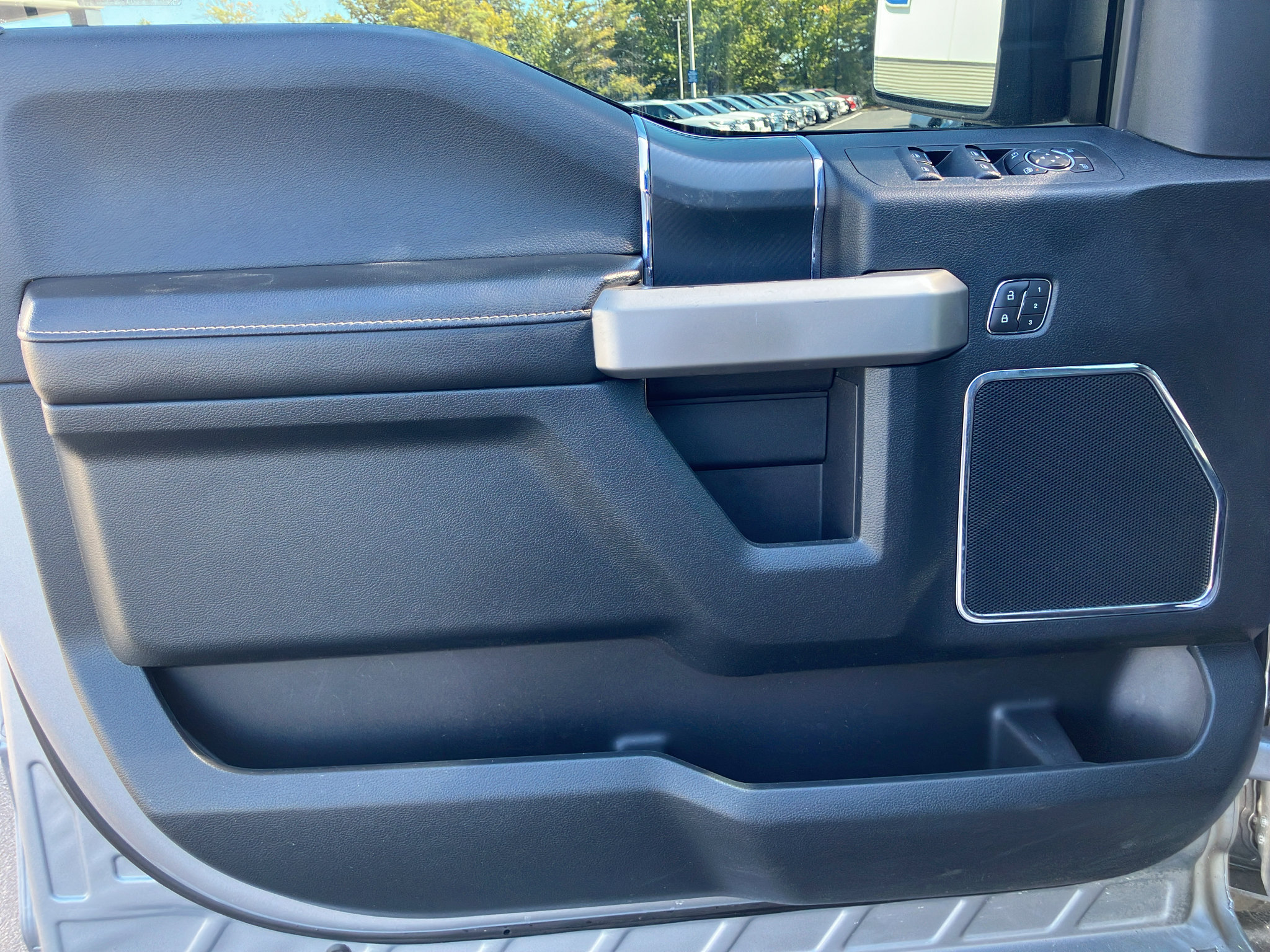Used 2020 Ford F150 Lariat w/ Equipment Group 502A Luxury AWD/4WD image 16