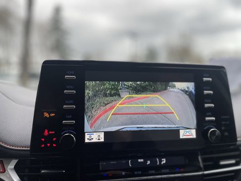 Used 2023 Toyota Sienna XSE image 14