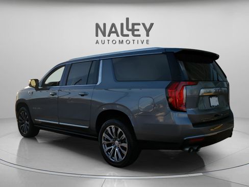 Used 2021 GMC Yukon XL Denali w/ Denali Premium Package image 3