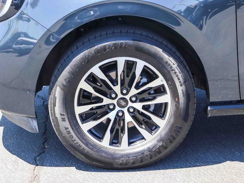 Certified 2025 Ford Expedition Max Platinum AWD/4WD image 9