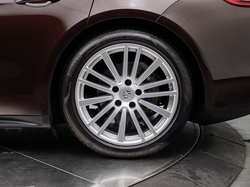 Used 2018 Porsche Panamera 4S AWD/4WD image 12