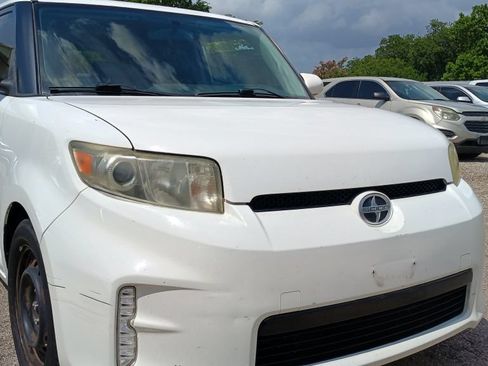 Used 2013 Scion xB FWD image 5