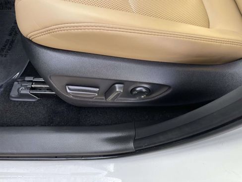 Used 2024 Toyota RAV4 Limited image 29