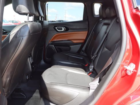 Used 2025 Jeep Compass Limited w/ Elite Group AWD/4WD image 10