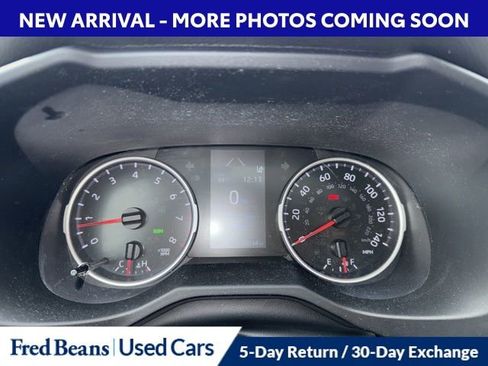 Used 2021 Toyota RAV4 XLE Premium image 15